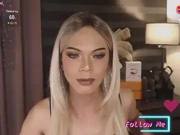 HugecockAlexaのStripchatでライブチャット