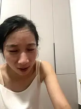 crhong666のStripchatでライブセックス映像