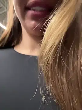 barbiehumpxxxのStripchatでライブポルノ配信