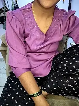 Cute-Telugu-TeacherのStripchatで高画質ウェブカメラ