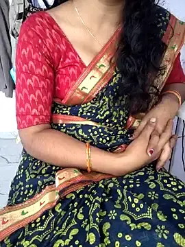 Telugu-Rowdy-pillaのStripchatで人気のアダルト配信