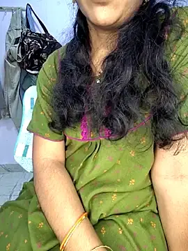 Telugu-Rowdy-pillaのStripchatでセックスチャット