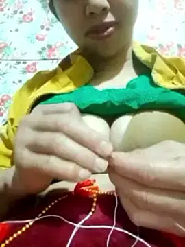 TRIEUTRIEU20のStripchatでアダルトビデオチャット