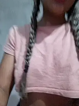 Sweed-virgin-pussyのStripchatでセックスカメラ