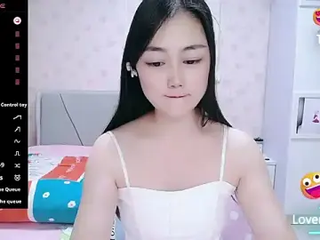 Elvira_babyのStripchatでセックスチャット