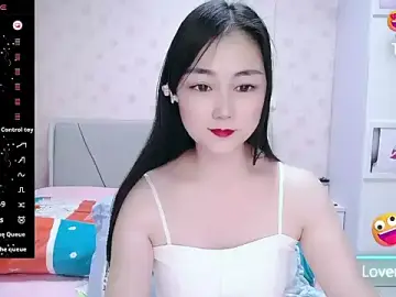 Elvira_babyのStripchatで今すぐ視聴可能なセックスカム