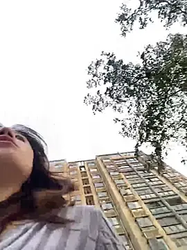 Liliya-77のStripchatでヌードカメラ