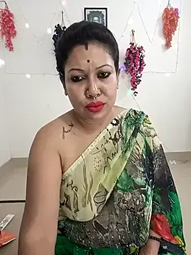 YOUR_LOVELY-40のStripchatでセックスカメラ