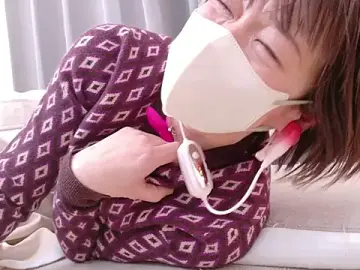 Risa_06のStripchatで今すぐ視聴可能なセックスカム