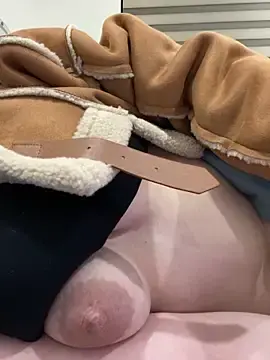 Nhi999のStripchatで無料ポルノカメラ