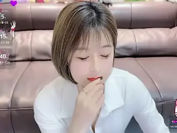 Mi_sooliのStripchatで高画質ウェブカメラ