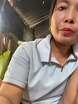 LinaannnのStripchatで最高のライブ配信