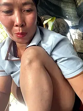 LinaannnのStripchatでヌードカメラ