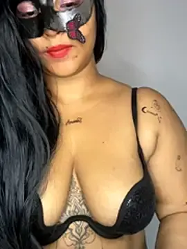 Sexysilva24のStripchatでヌードカメラ