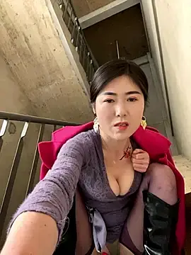 sunny-520のStripchatでライブポルノ配信