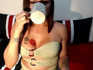 hottiest-samantaのStripchatでアダルトカメラ配信