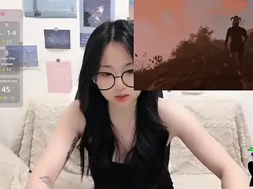 LiLiYbabyのStripchatで無料ポルノカメラ