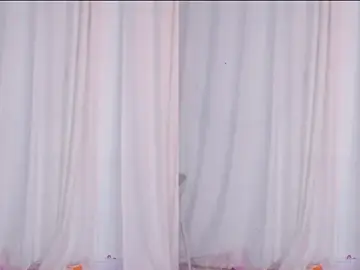 YC-18girlのStripchatでヌードカメラ