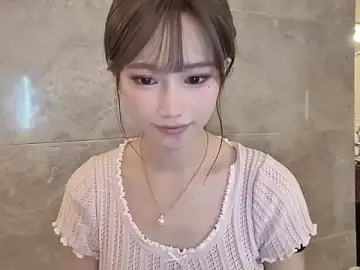 -XunMengLong-のStripchatでアダルトカメラ配信