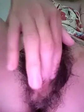 ToppyGirlのStripchatで人気のアダルト配信