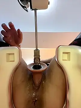 Nicole77-babyのStripchatでプライベートチャット