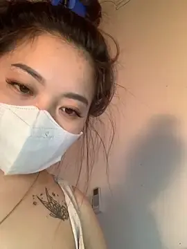 helo-kittyのStripchatでアダルトビデオチャット