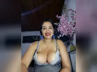 BigboobsMDGのXlovecamで高画質ウェブカメラ