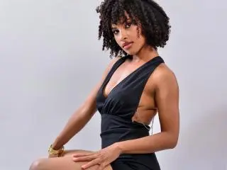 CocoMademoiselleのXlovecamでライブセックス映像